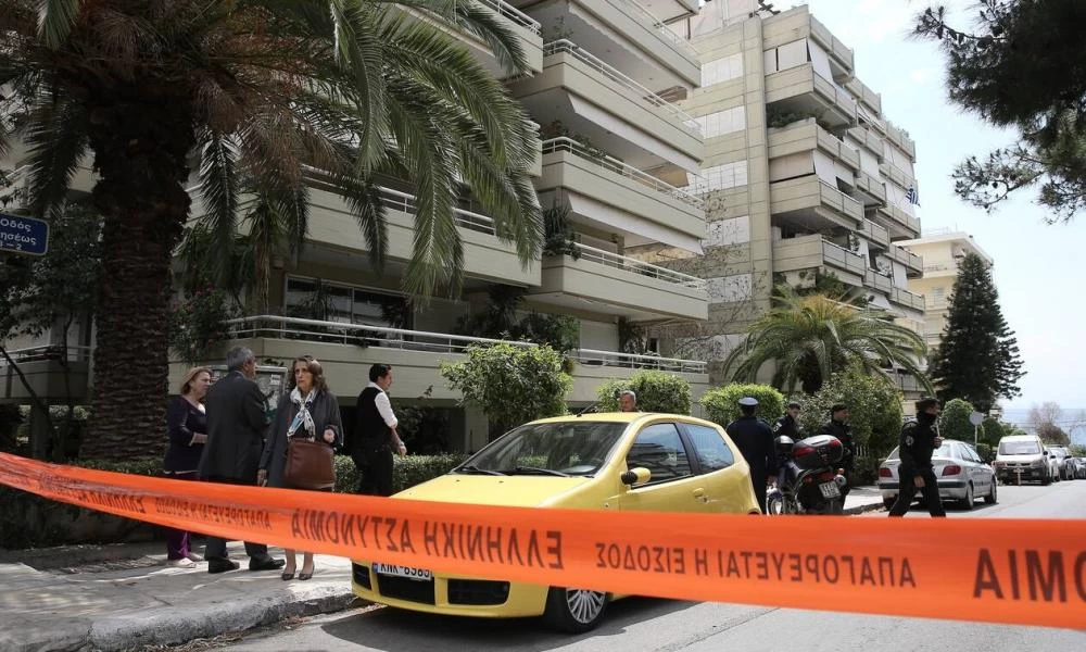 Π. Φάληρο: Σε παλαίμαχο ποδοσφαιριστή γνωστής ομάδας άνηκε το ημιαυτόματο υποπολυβόλο που είχε κλαπεί